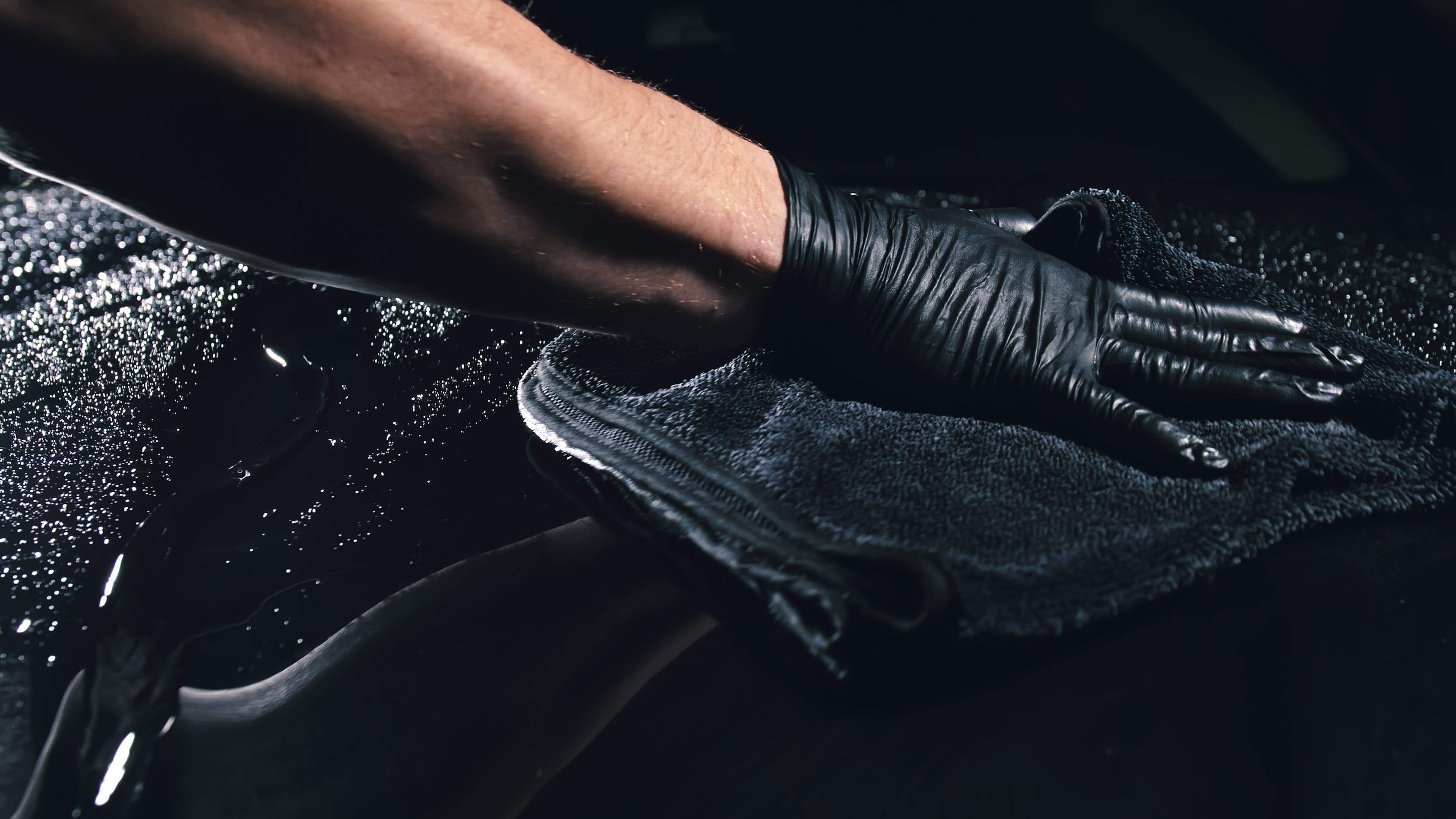 Chamois dry in the ArmourOne Automotive protection application process